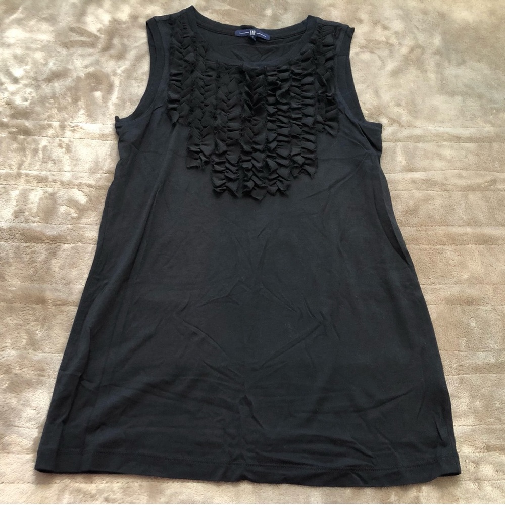 Black Gap tank with cute ruffles. Size medium.